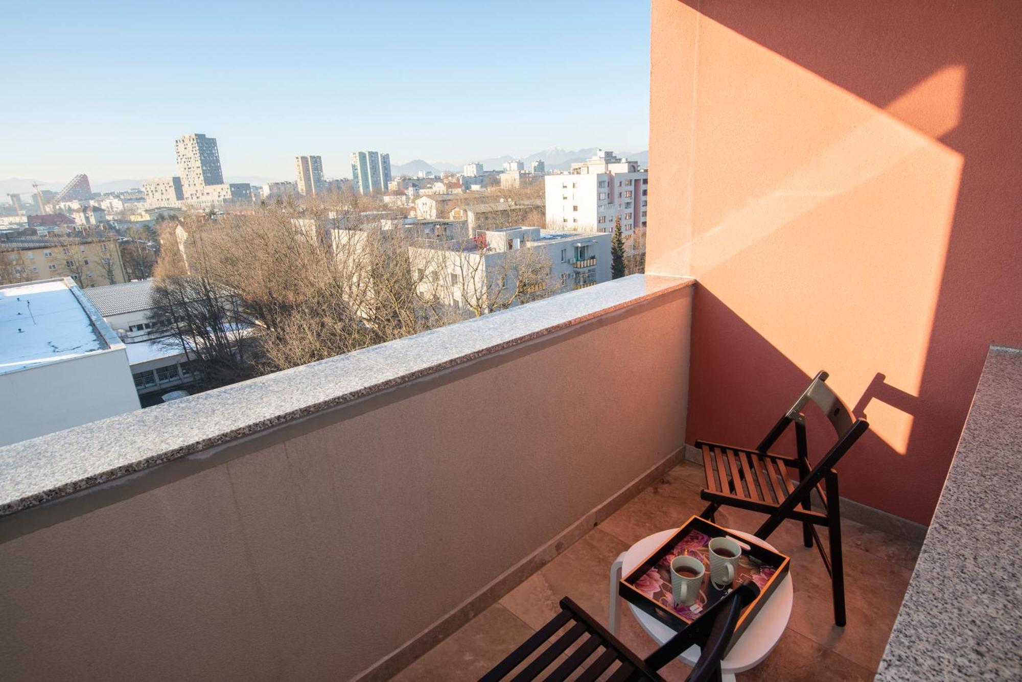 Elite Vista-with Parking *