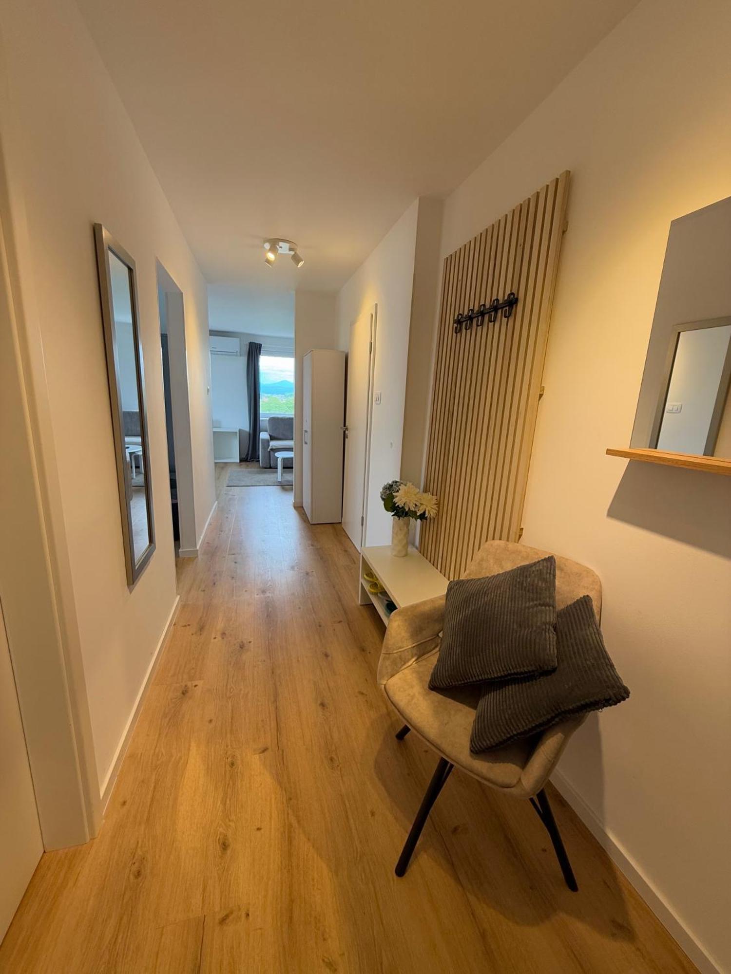 Elite Vista-with Parking Apartment Laibach